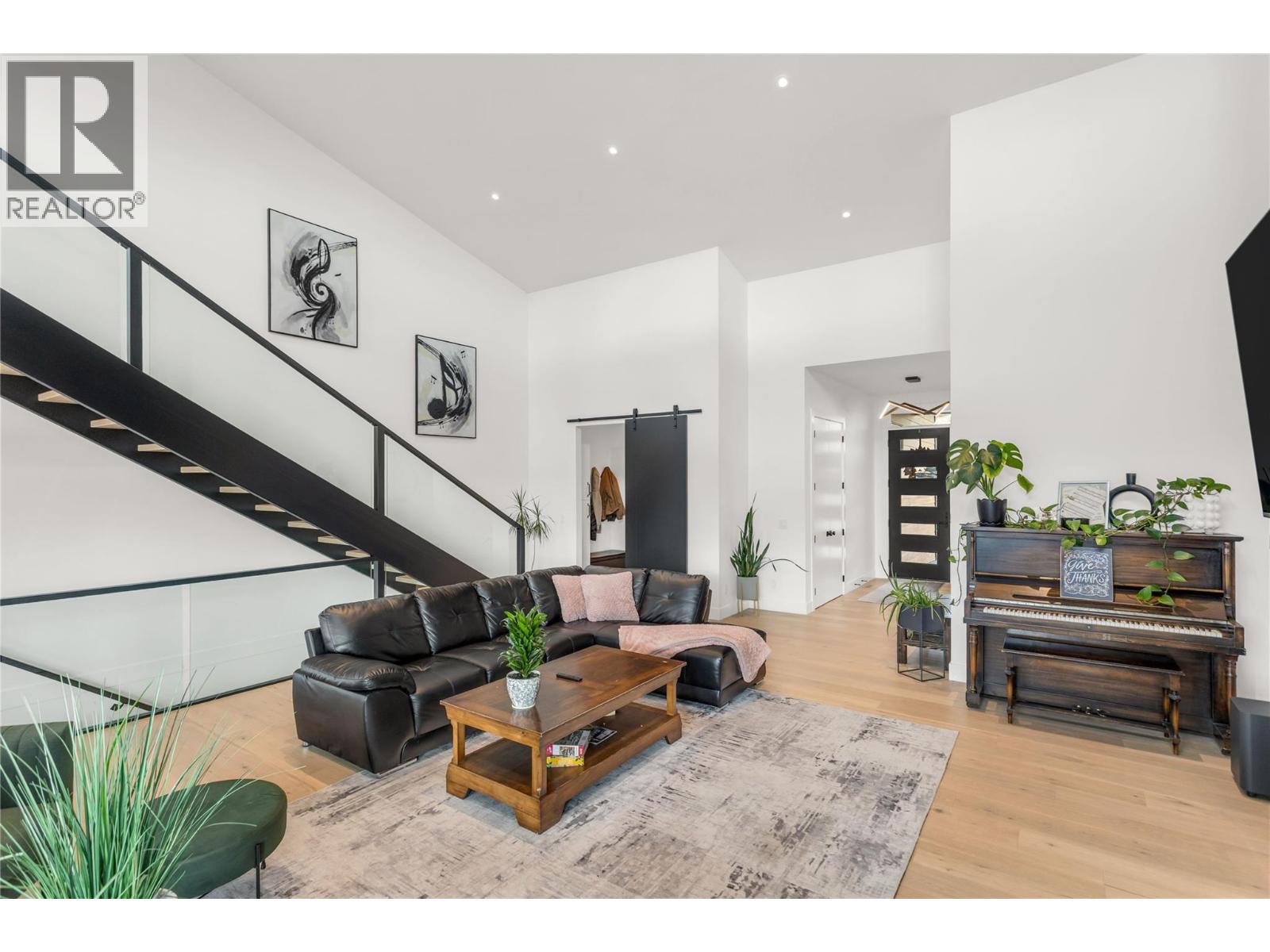 1592 Carnegie Street - 5