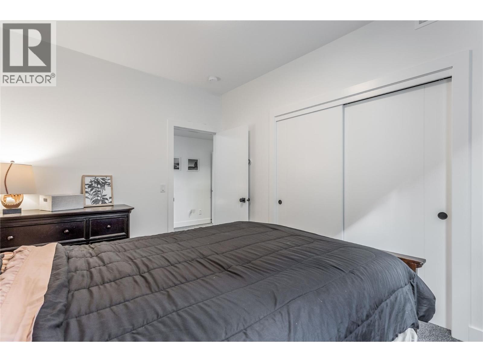 1592 Carnegie Street - 52