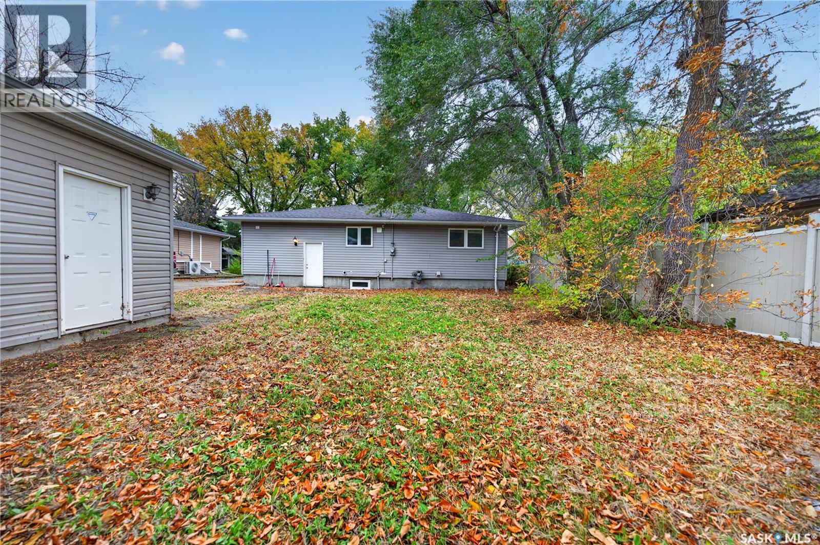 21 DUNNING CRESCENT - 30