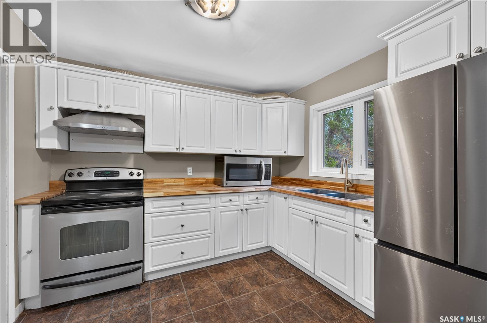 21 DUNNING CRESCENT, Regina — photo 9