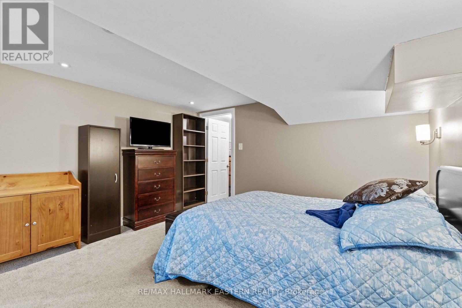 612 CRAWFORD DRIVE - 32