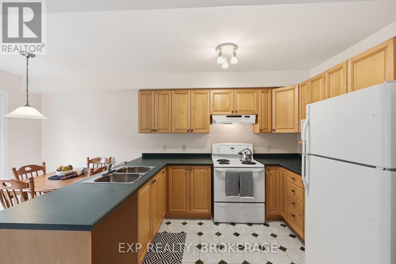 702 MACLEAN COURT, Kingston (Kingston East (Incl Barret Crt)) — photo 12