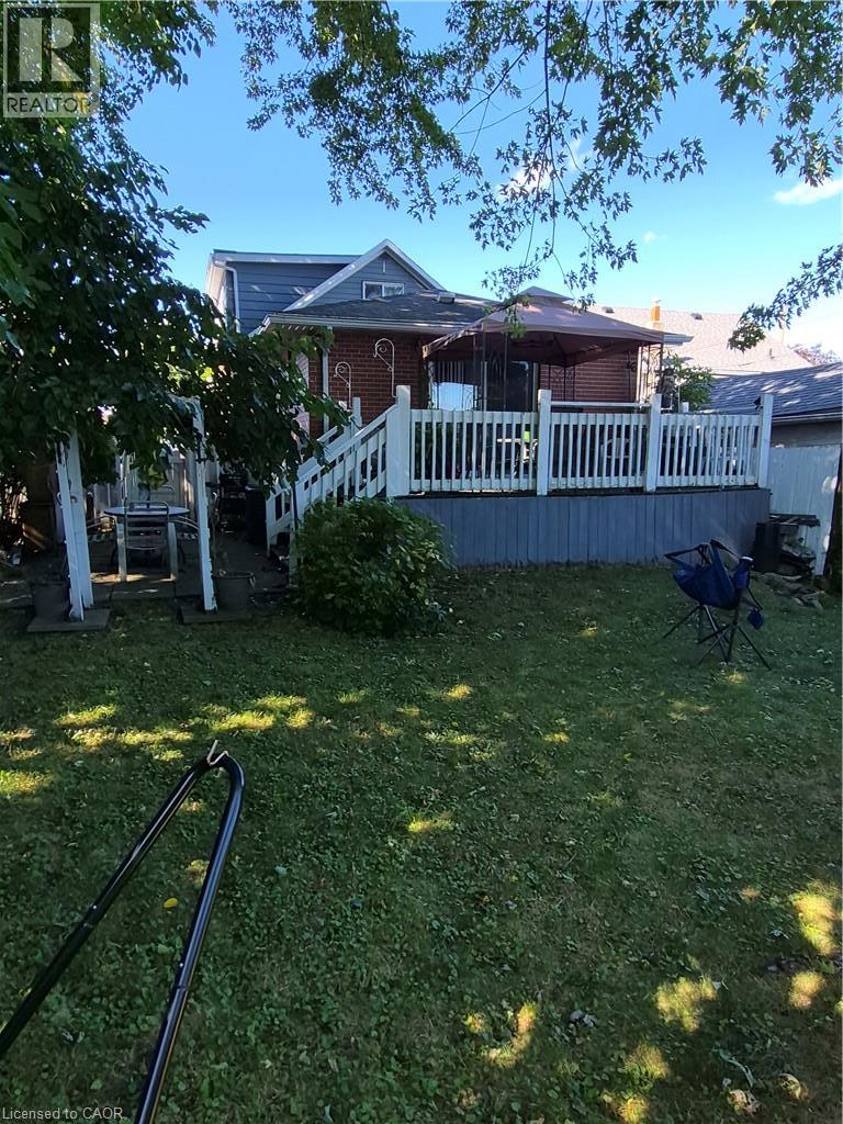143 WALTER Avenue S - 2