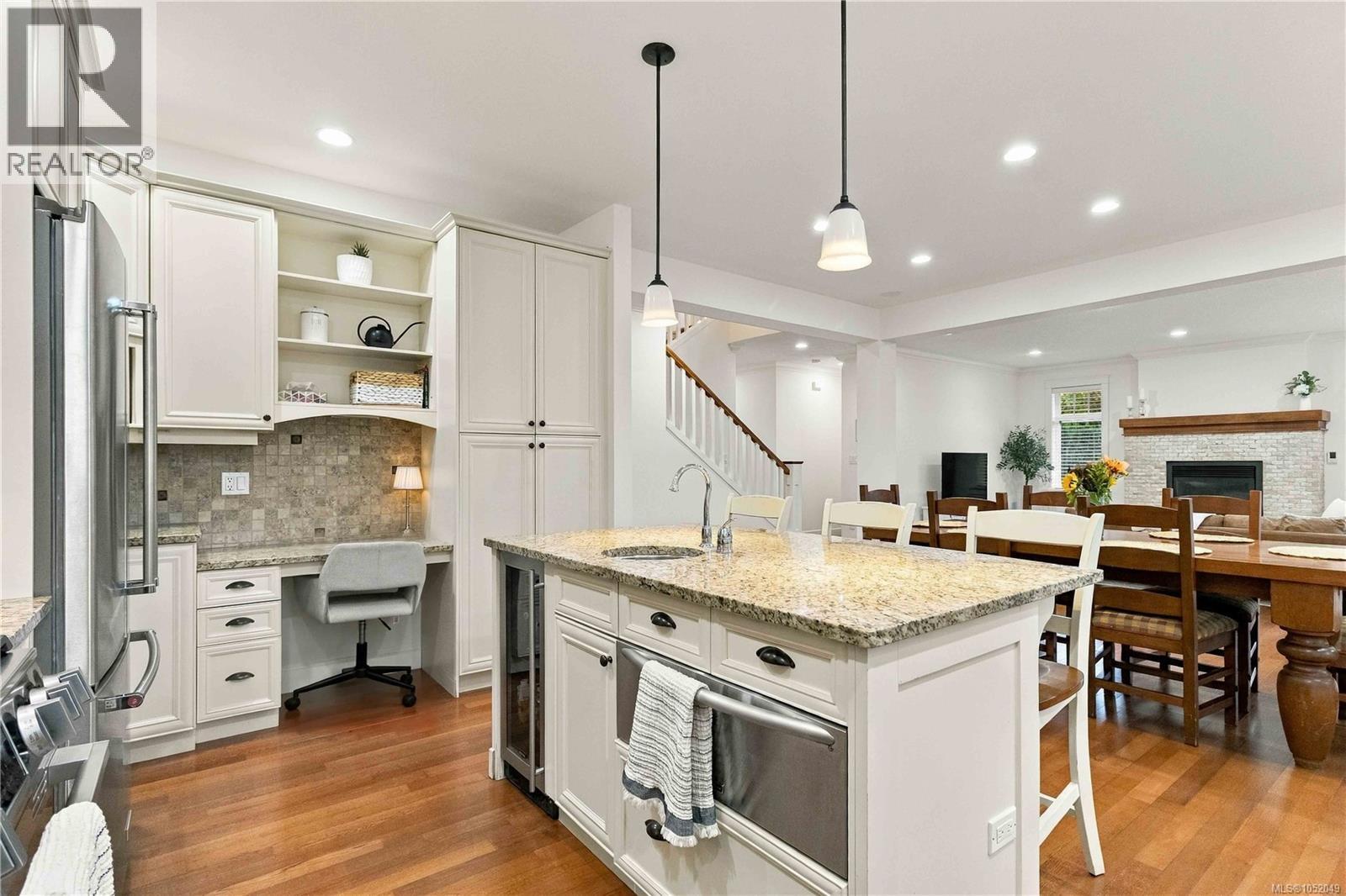  4529 Seawood Terrace, Saanich