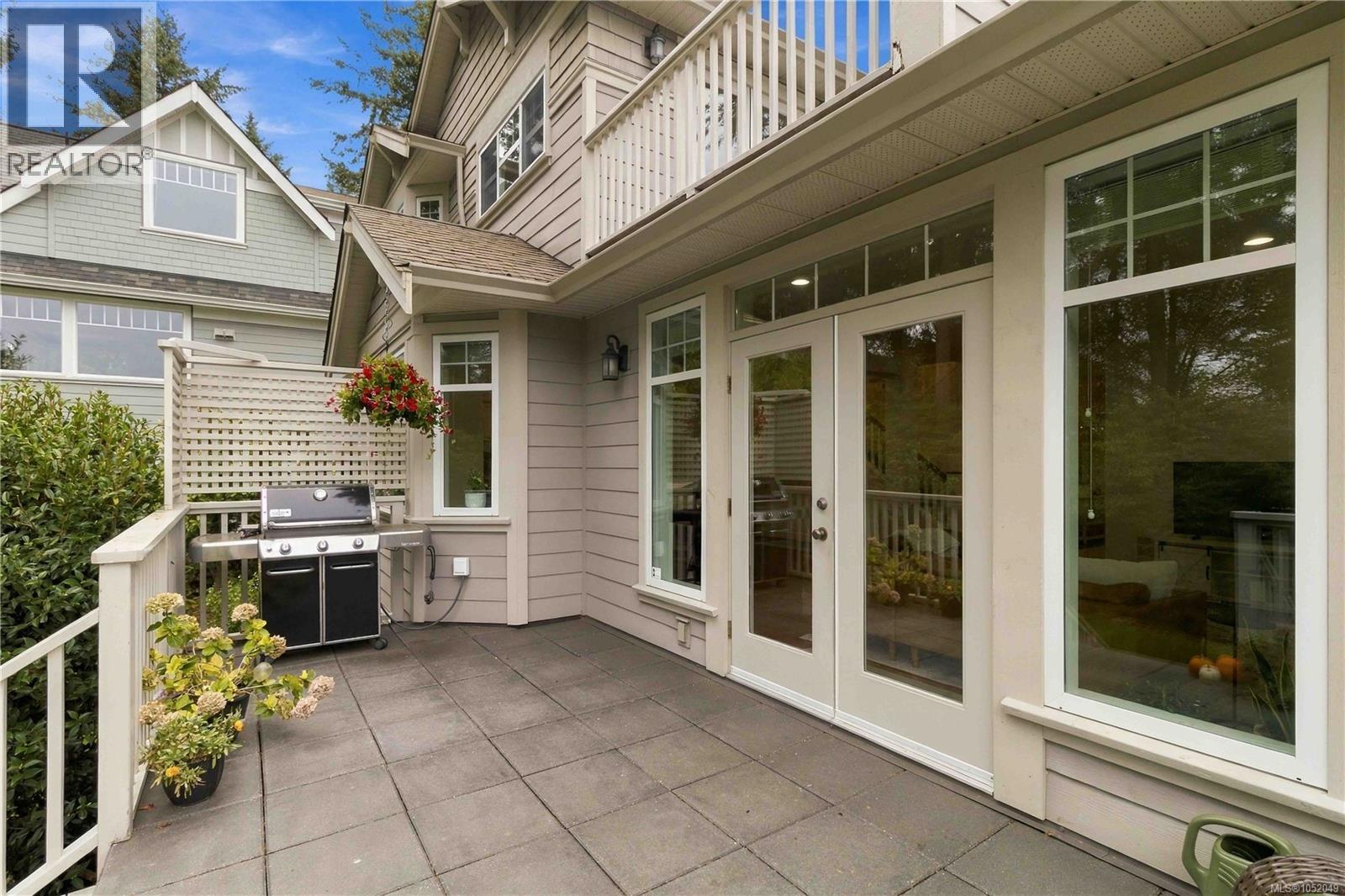  4529 Seawood Terrace, Saanich