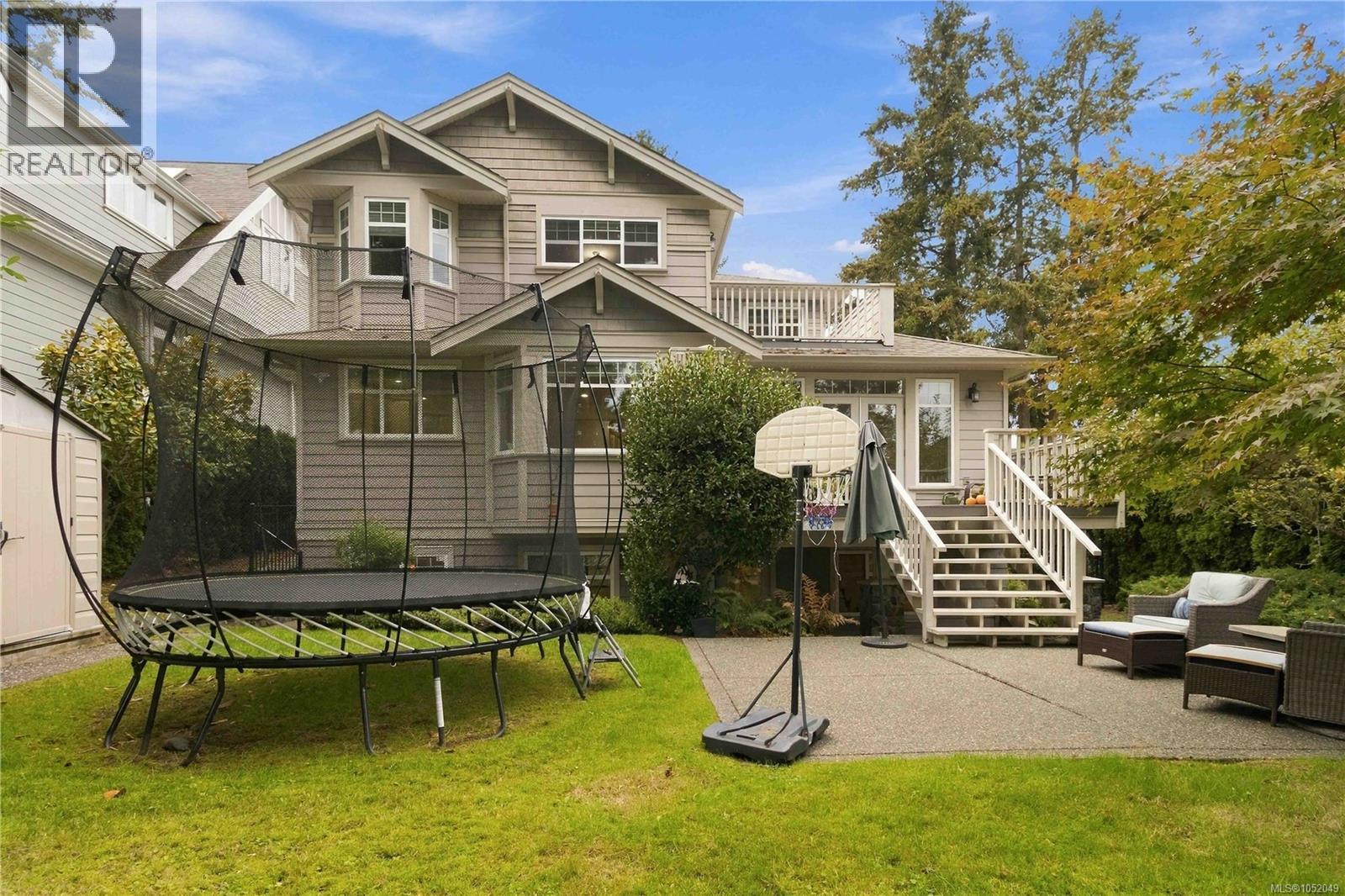  4529 Seawood Terrace, Saanich