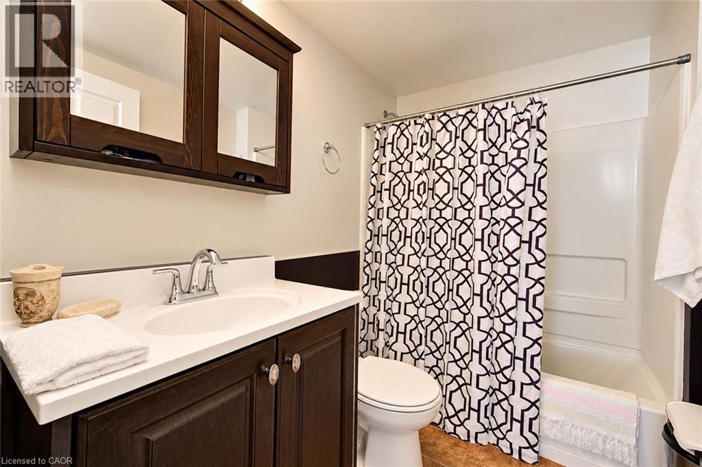 15 Hofstetter Avenue — photo 11