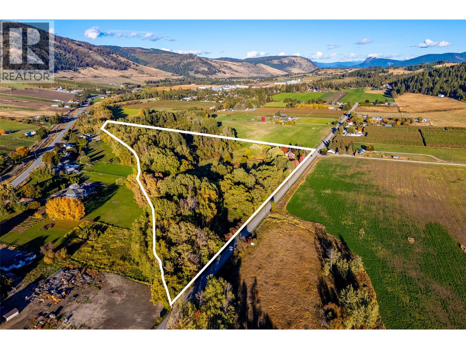 7001 Learmouth Road - 76
