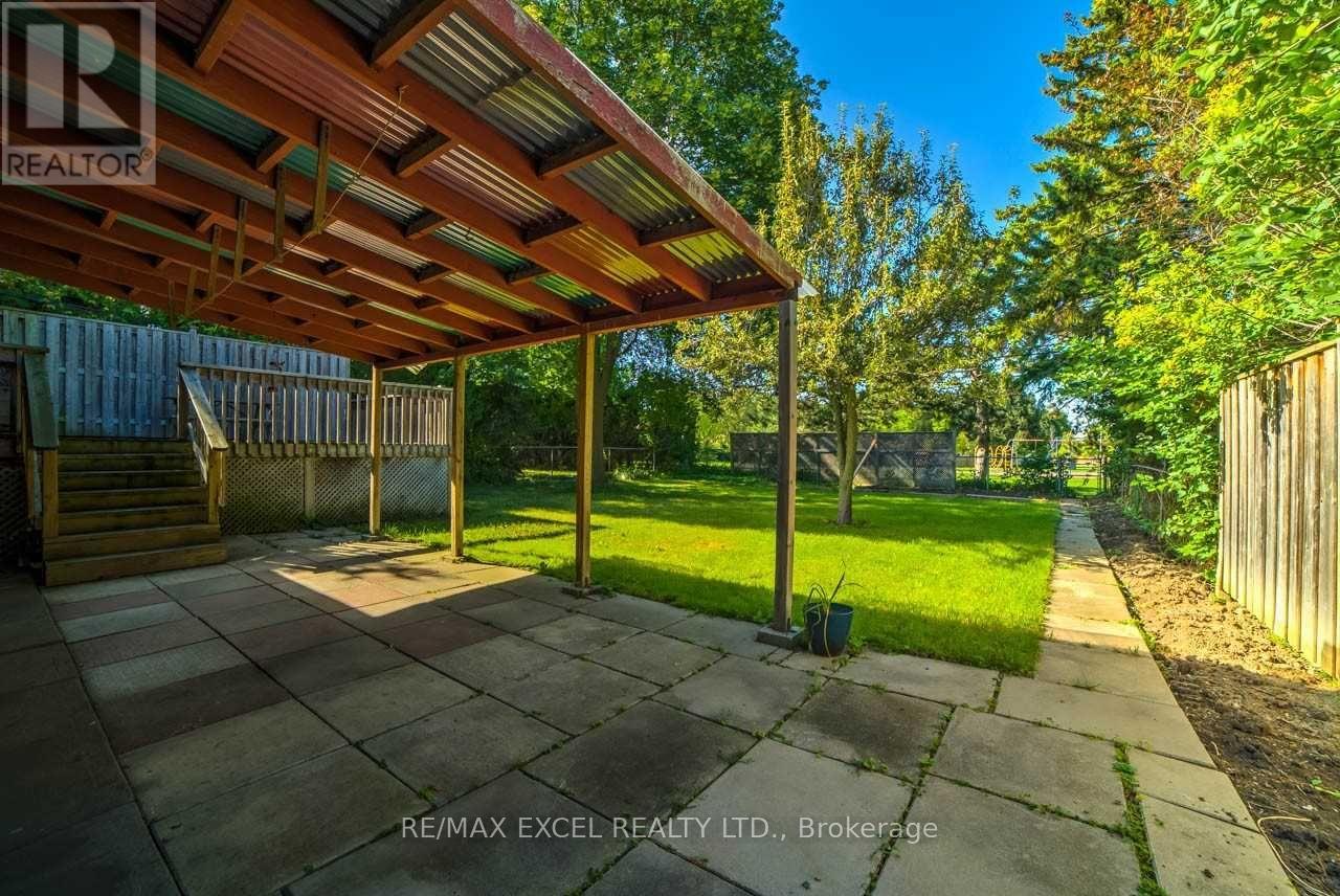 54 BOWERBANK DRIVE, Toronto (Newtonbrook East) — photo 3