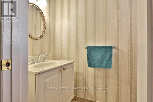 54 BOWERBANK DRIVE, Toronto (Newtonbrook East) — photo 5