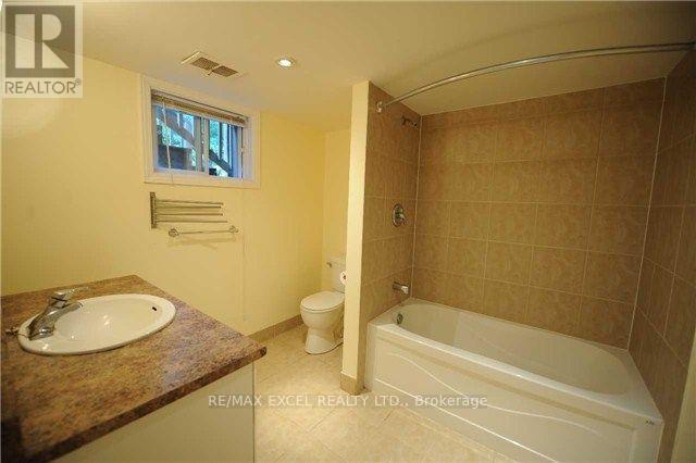 54 BOWERBANK DRIVE, Toronto (Newtonbrook East) — photo 7