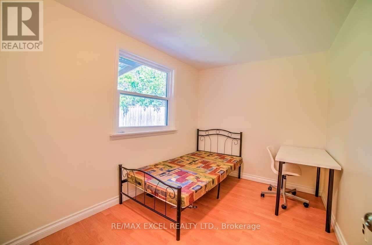 54 BOWERBANK DRIVE, Toronto (Newtonbrook East) — photo 8