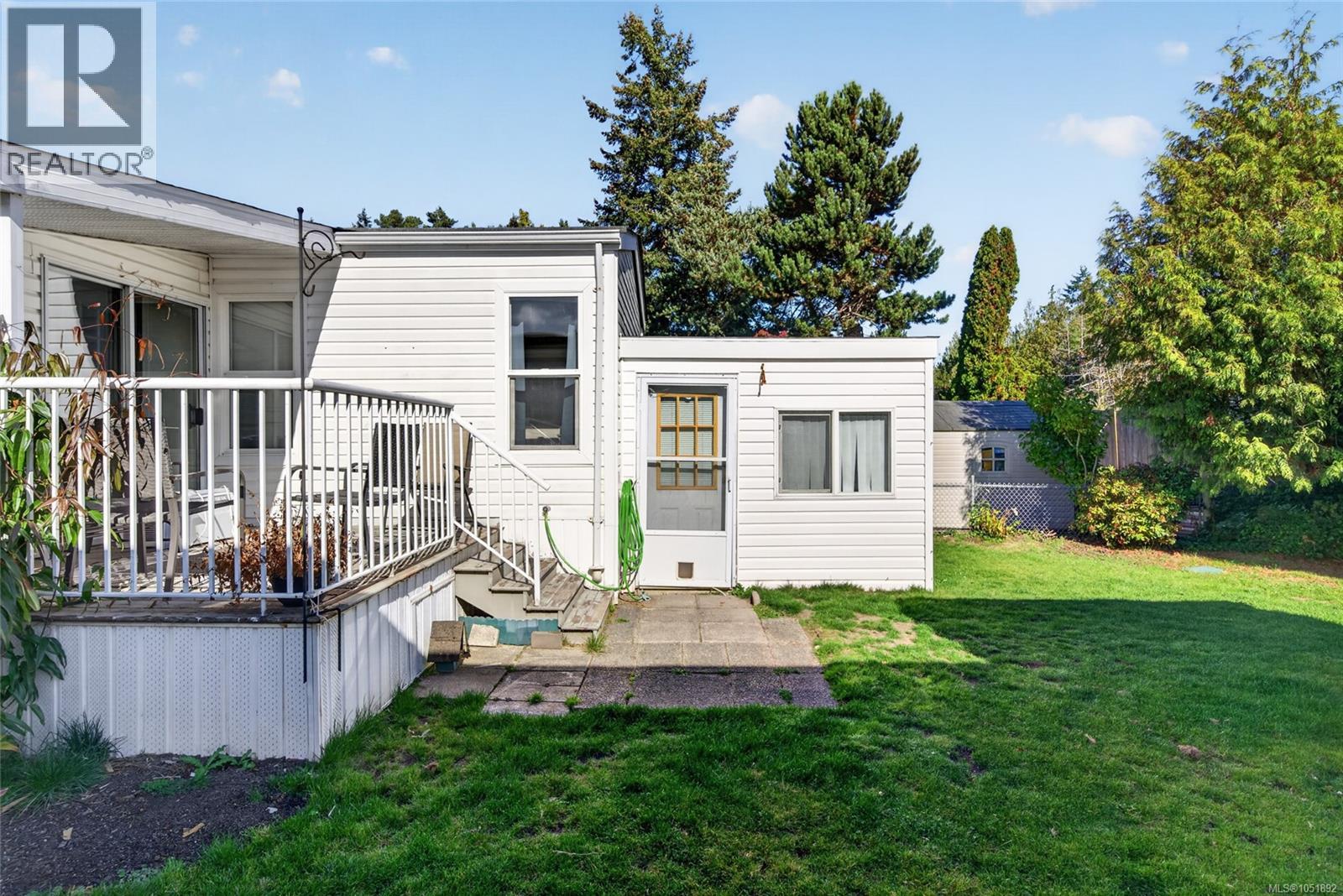 #24 7401 Central Saanich Rd - 25