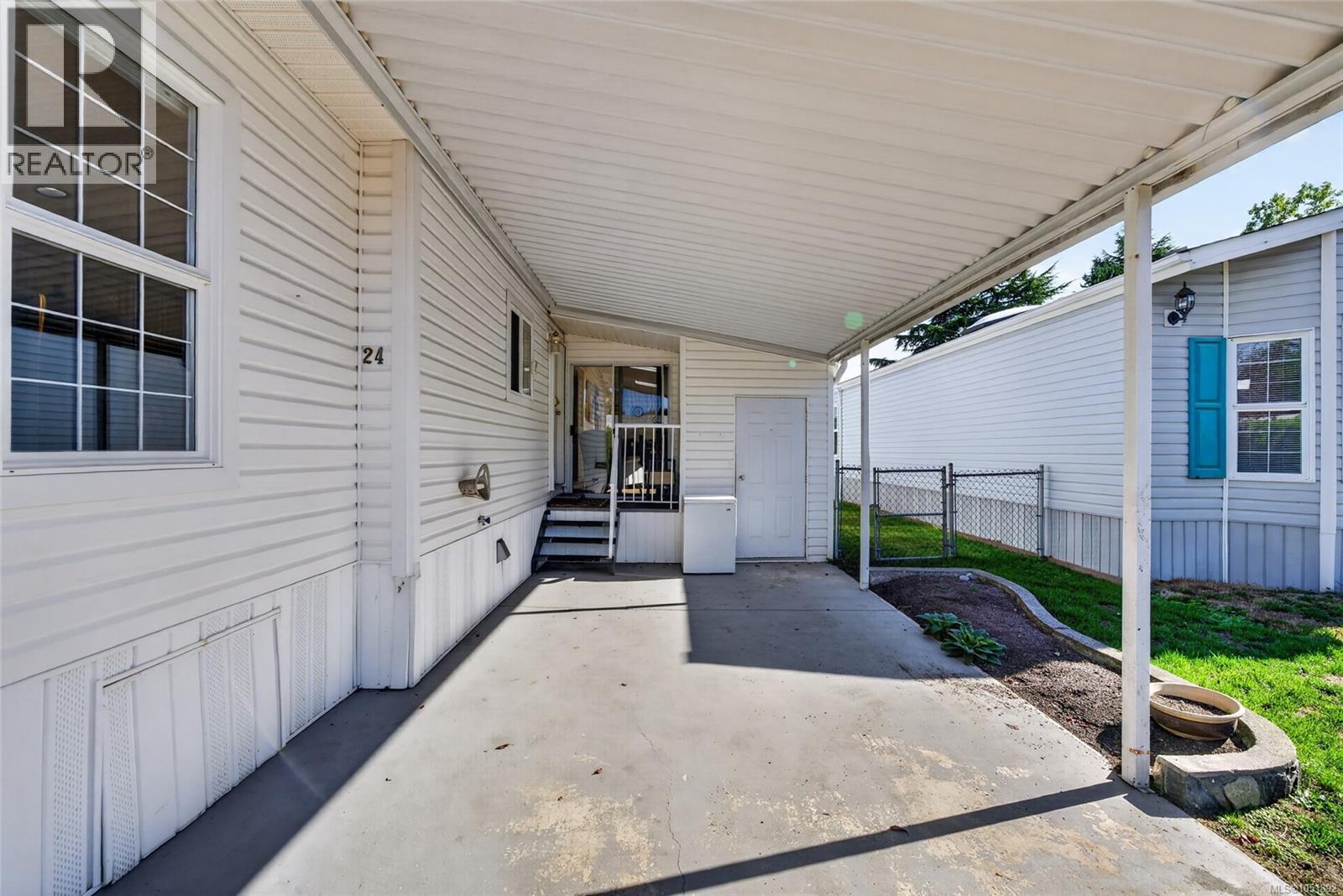 #24 7401 Central Saanich Rd - 26