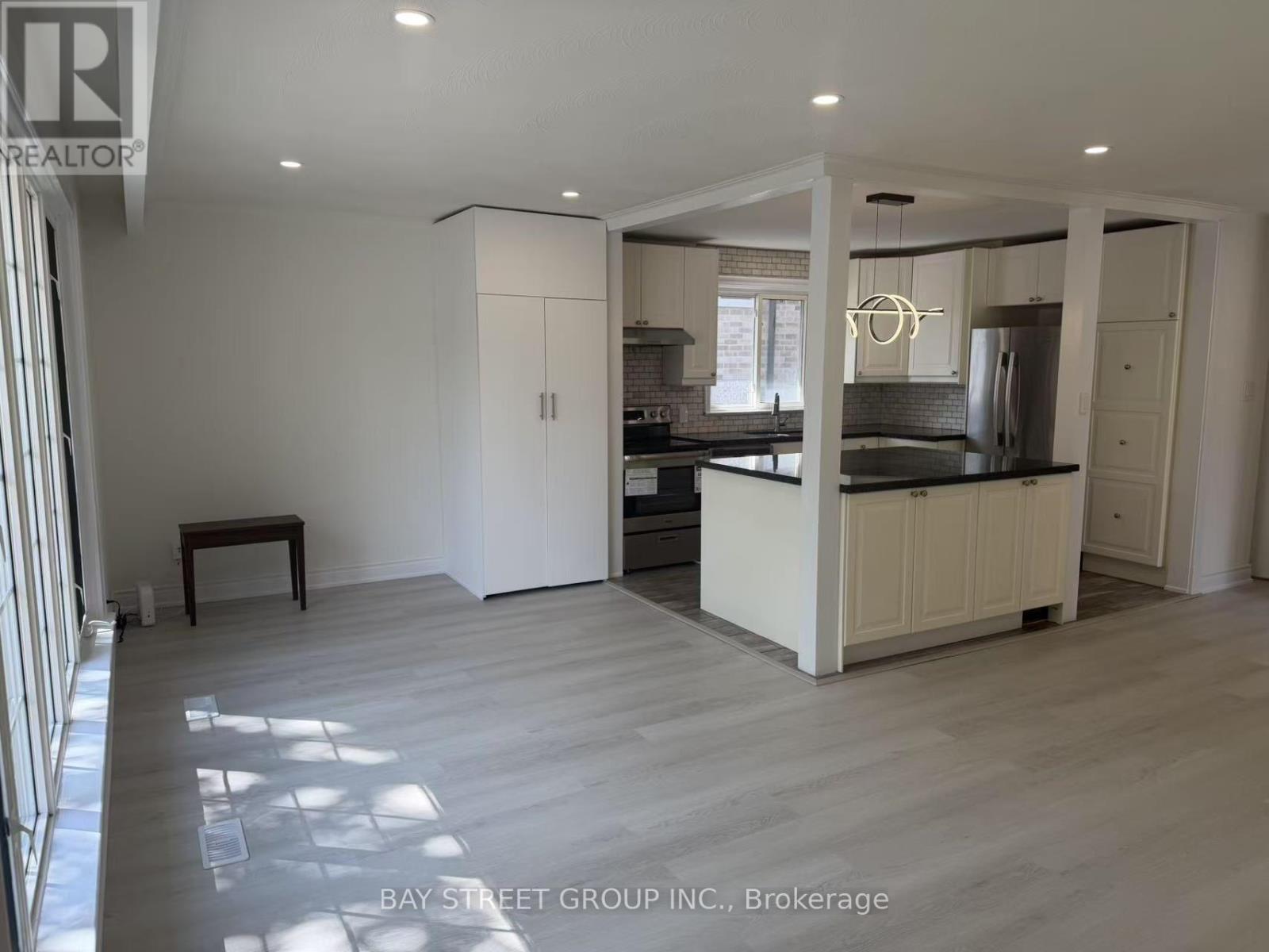 Listing photo of 517 LYNETT CRESCENT