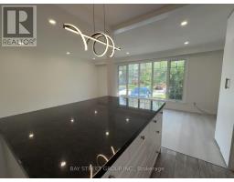 517 Lynett Crescent, Richmond Hill, ON L4C2V8 Photo 9
