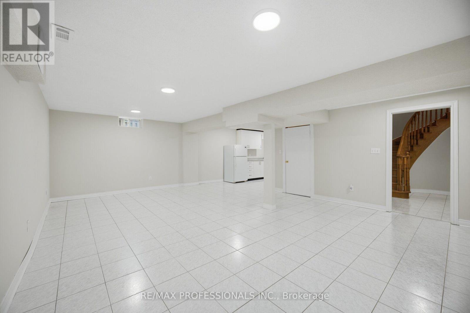 8 Piper Court, Vaughan, ON photo 32