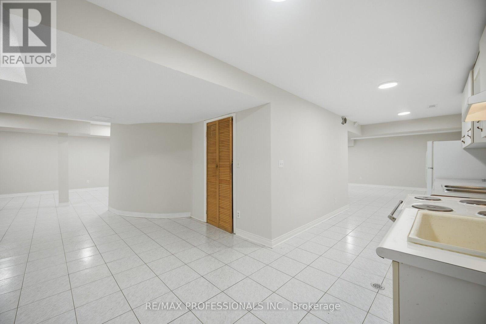 8 Piper Court, Vaughan, ON photo 38