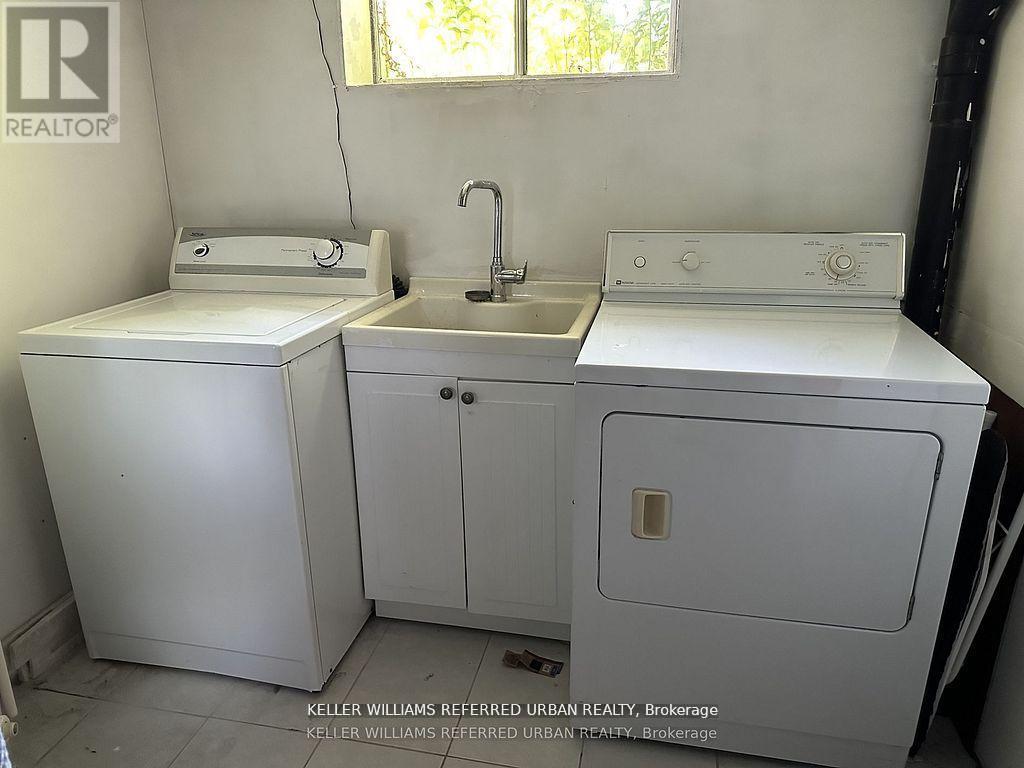 30 Collins Crescent — photo 17