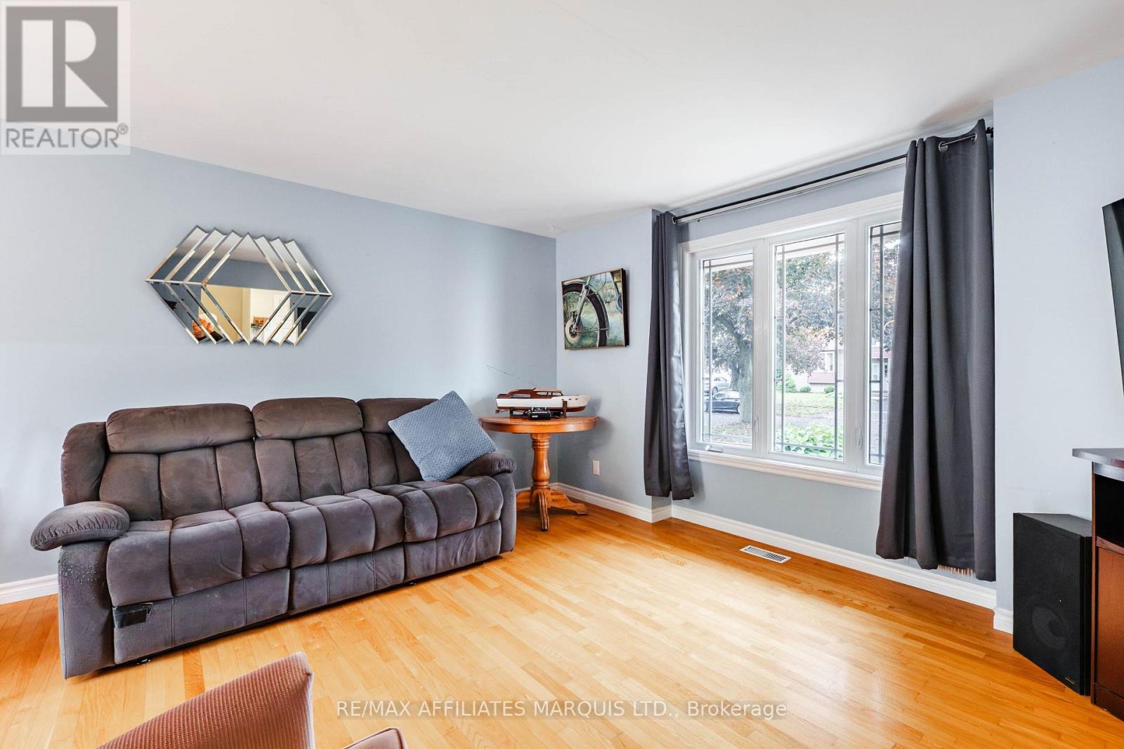 361 ANGELA CRESCENT, Cornwall — photo 10