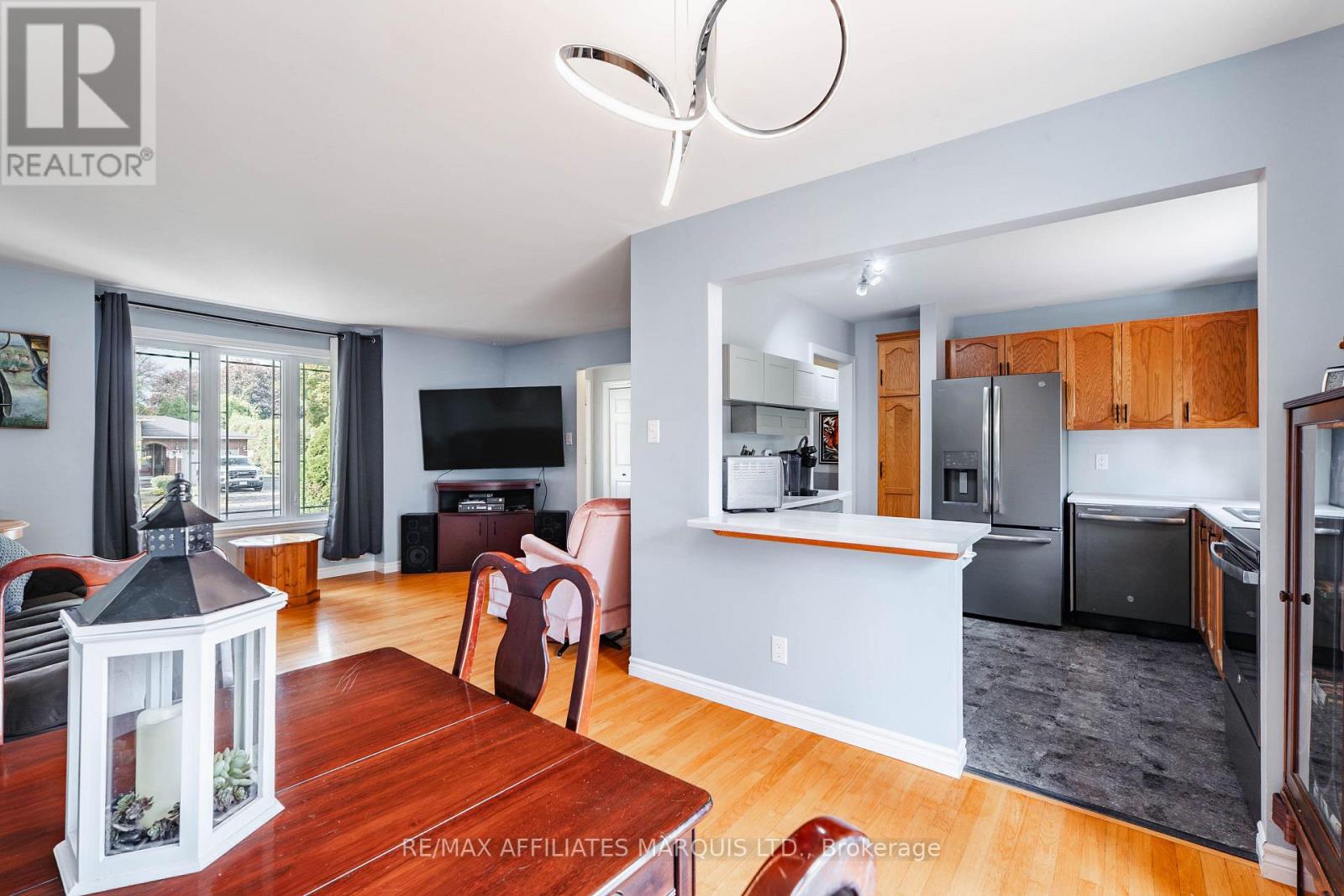 361 Angela Crescent — photo 13