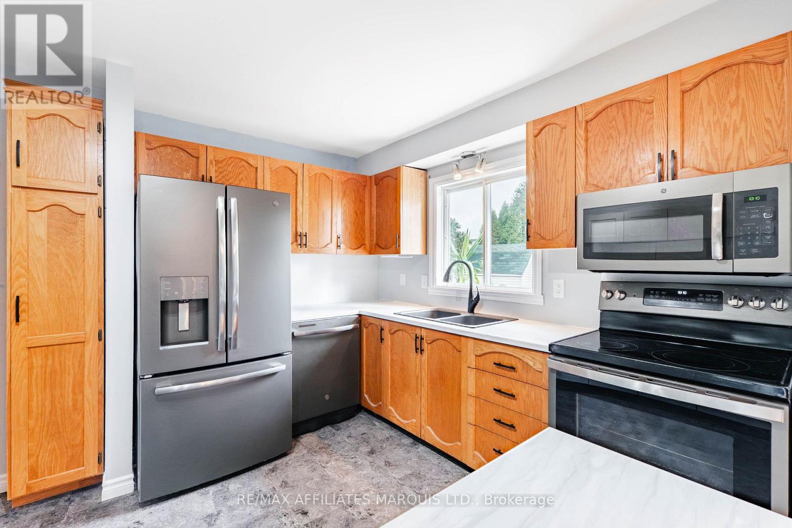 361 ANGELA CRESCENT - 14