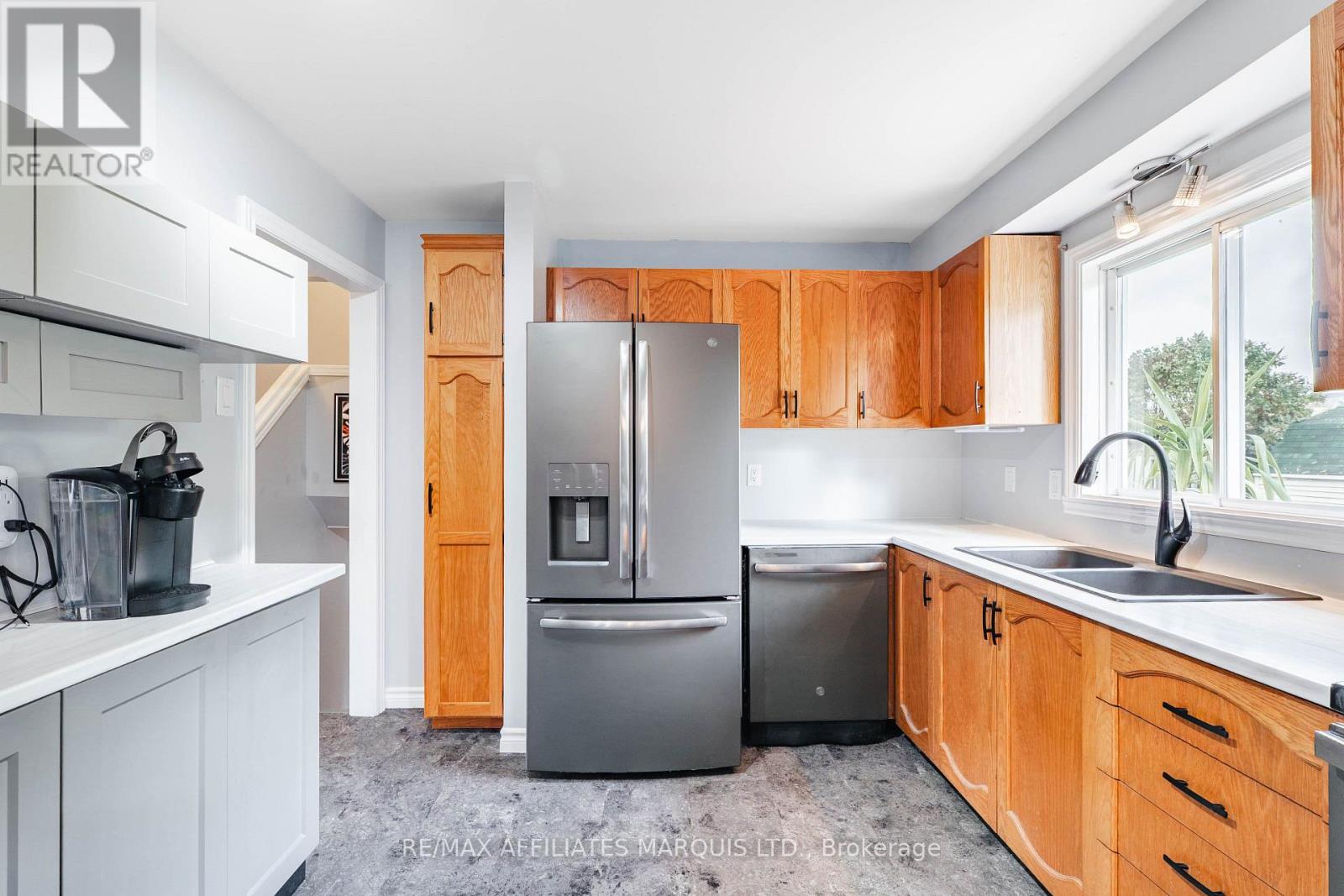 361 ANGELA CRESCENT - 15
