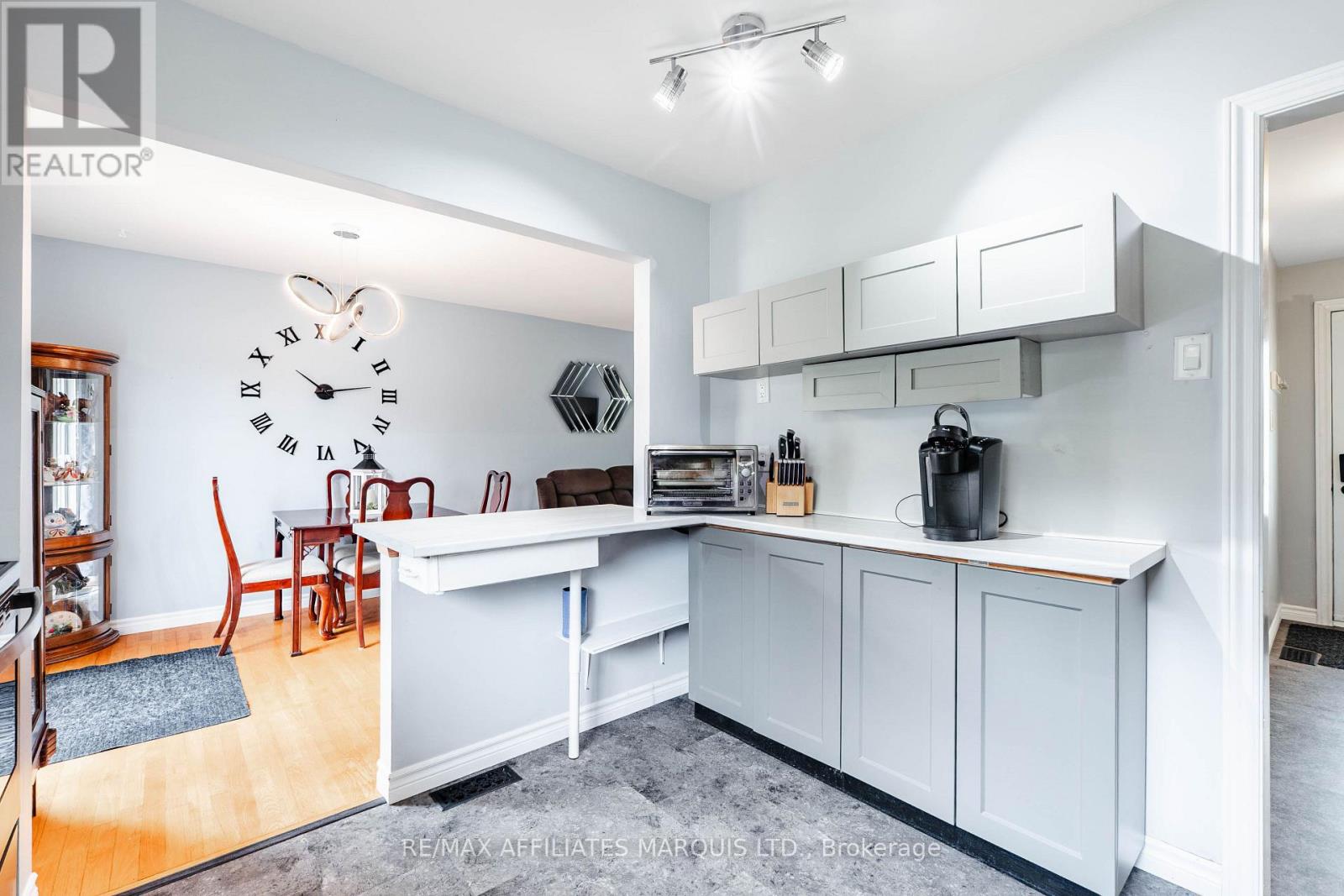 361 ANGELA CRESCENT - 16