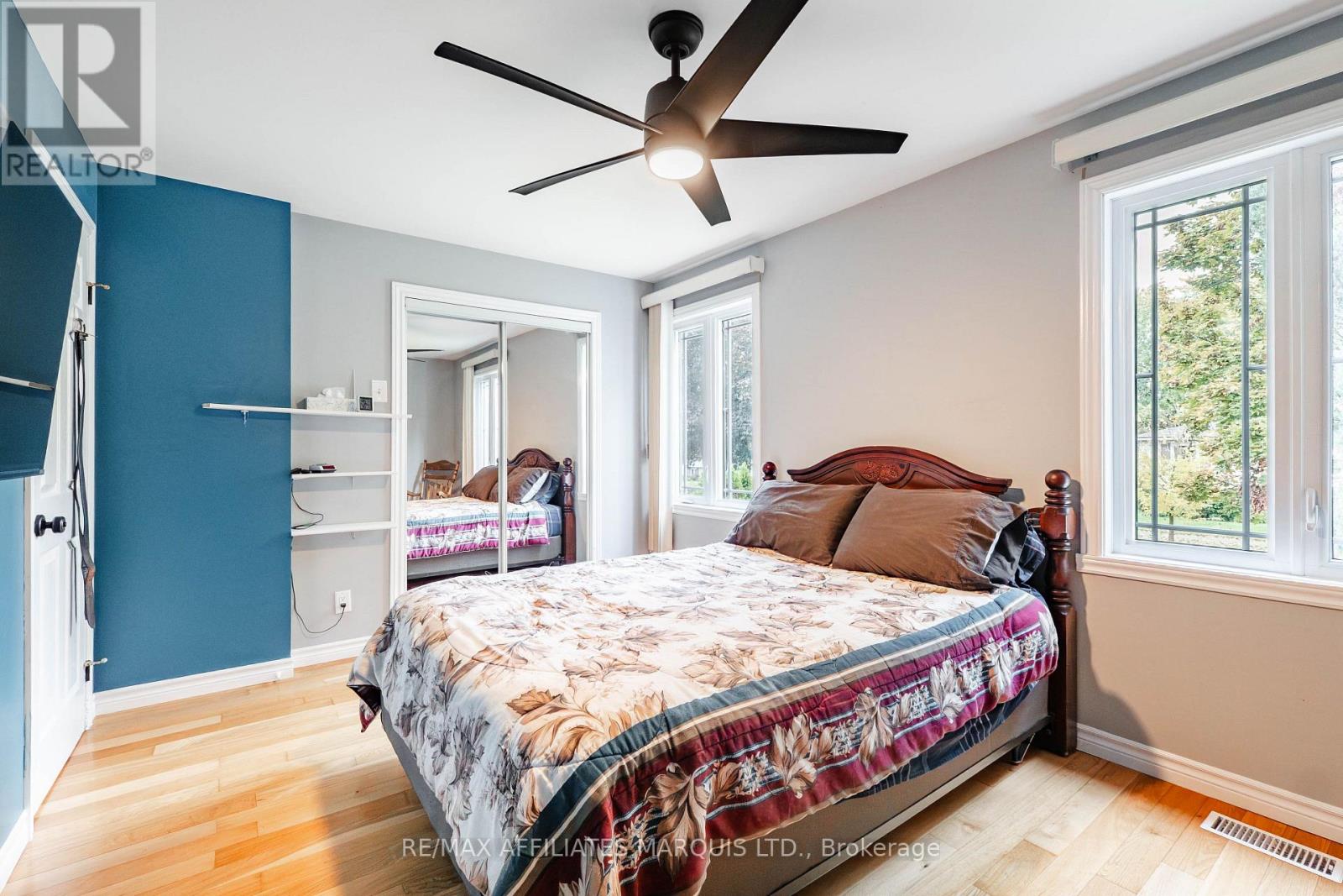 361 ANGELA CRESCENT - 20
