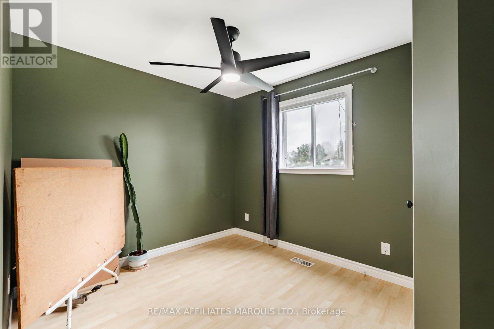 361 ANGELA CRESCENT - 23