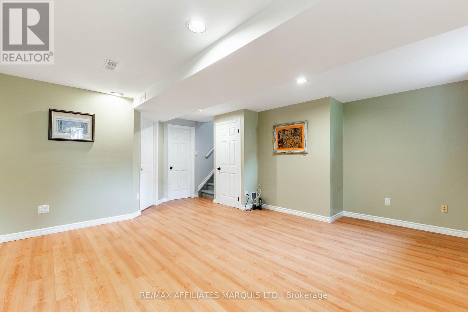 361 Angela Crescent — photo 29