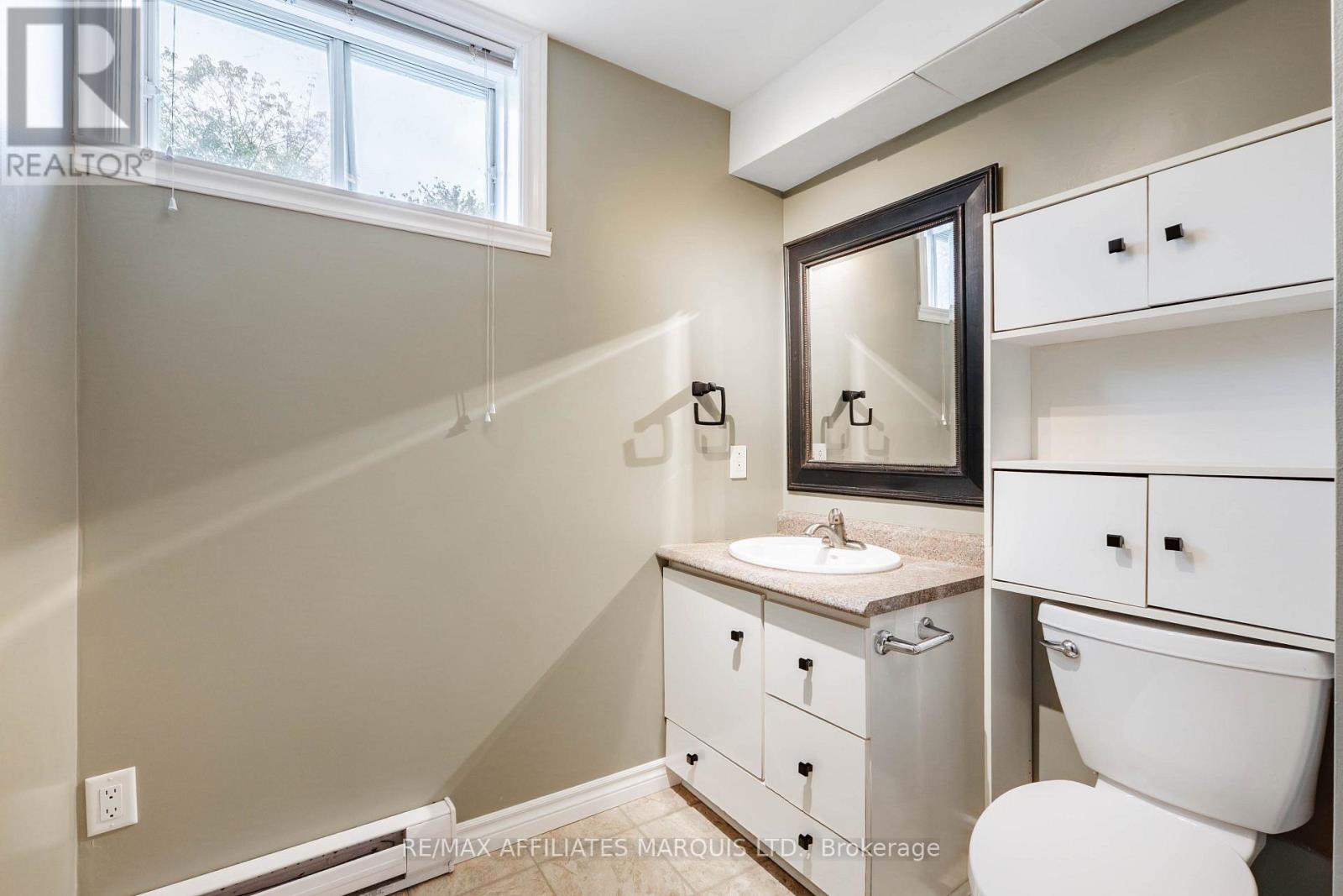 361 Angela Crescent — photo 32