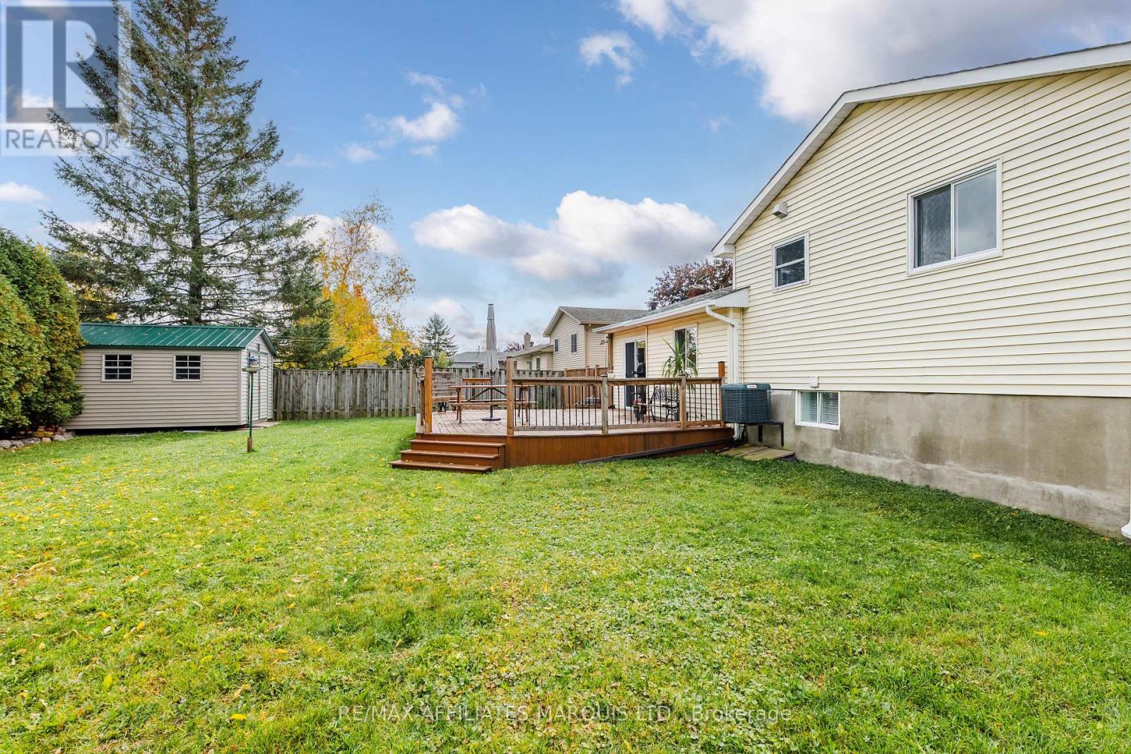 361 Angela Crescent — photo 38