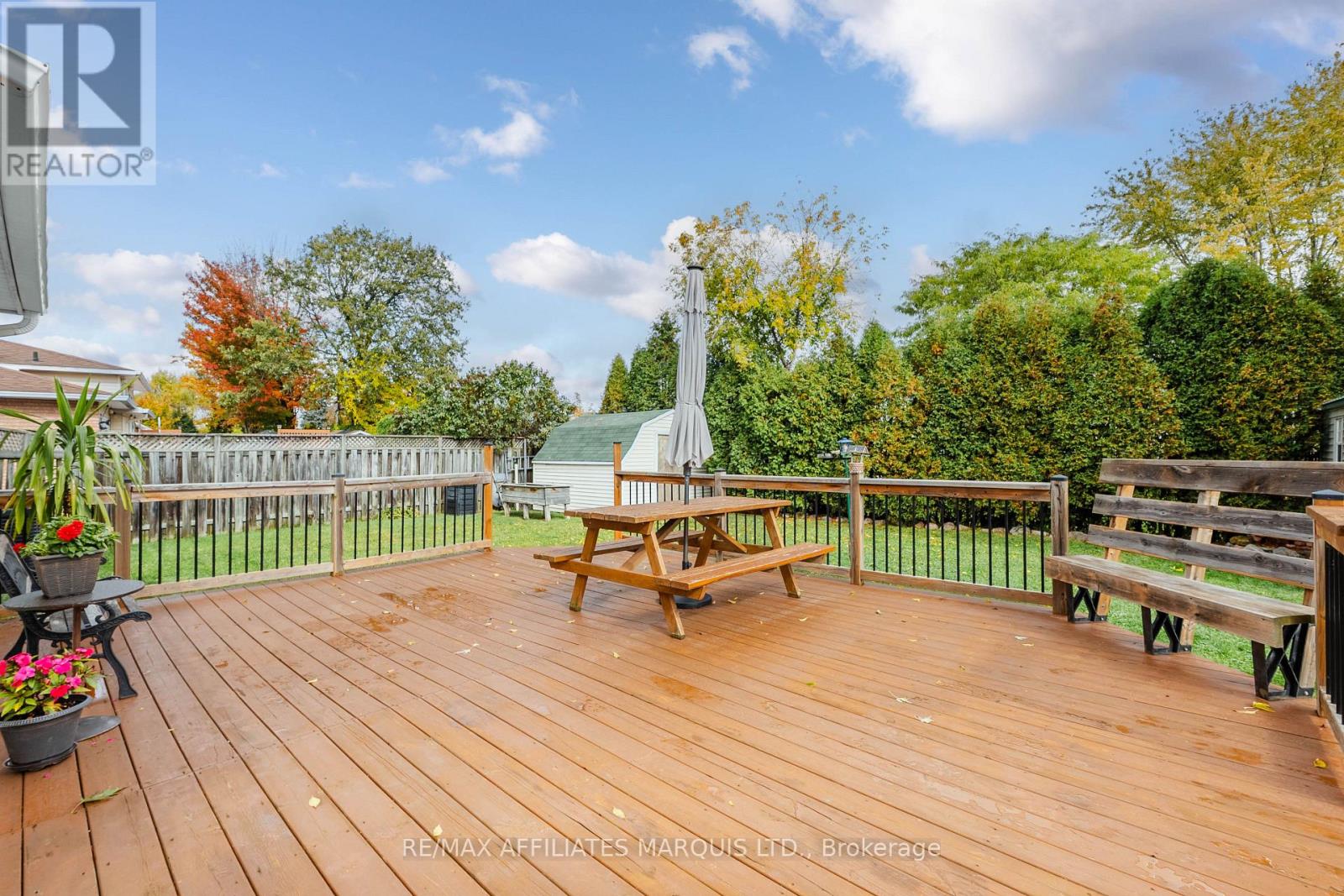 361 ANGELA CRESCENT - 43