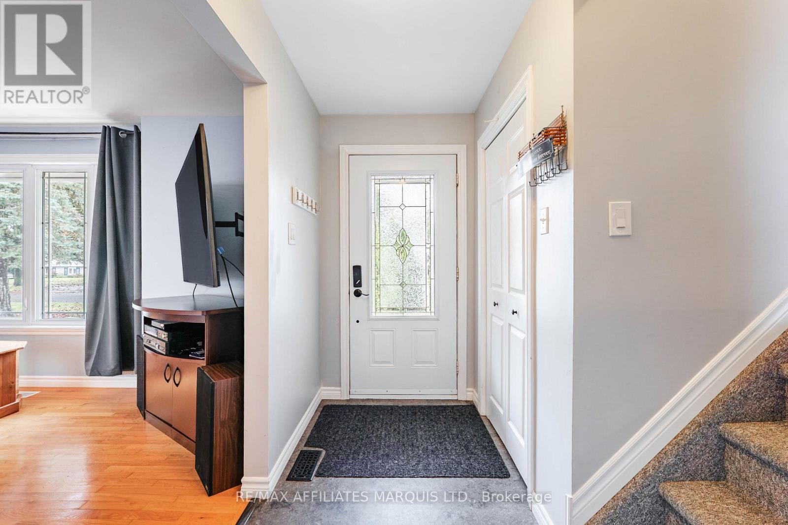 361 ANGELA CRESCENT - 6