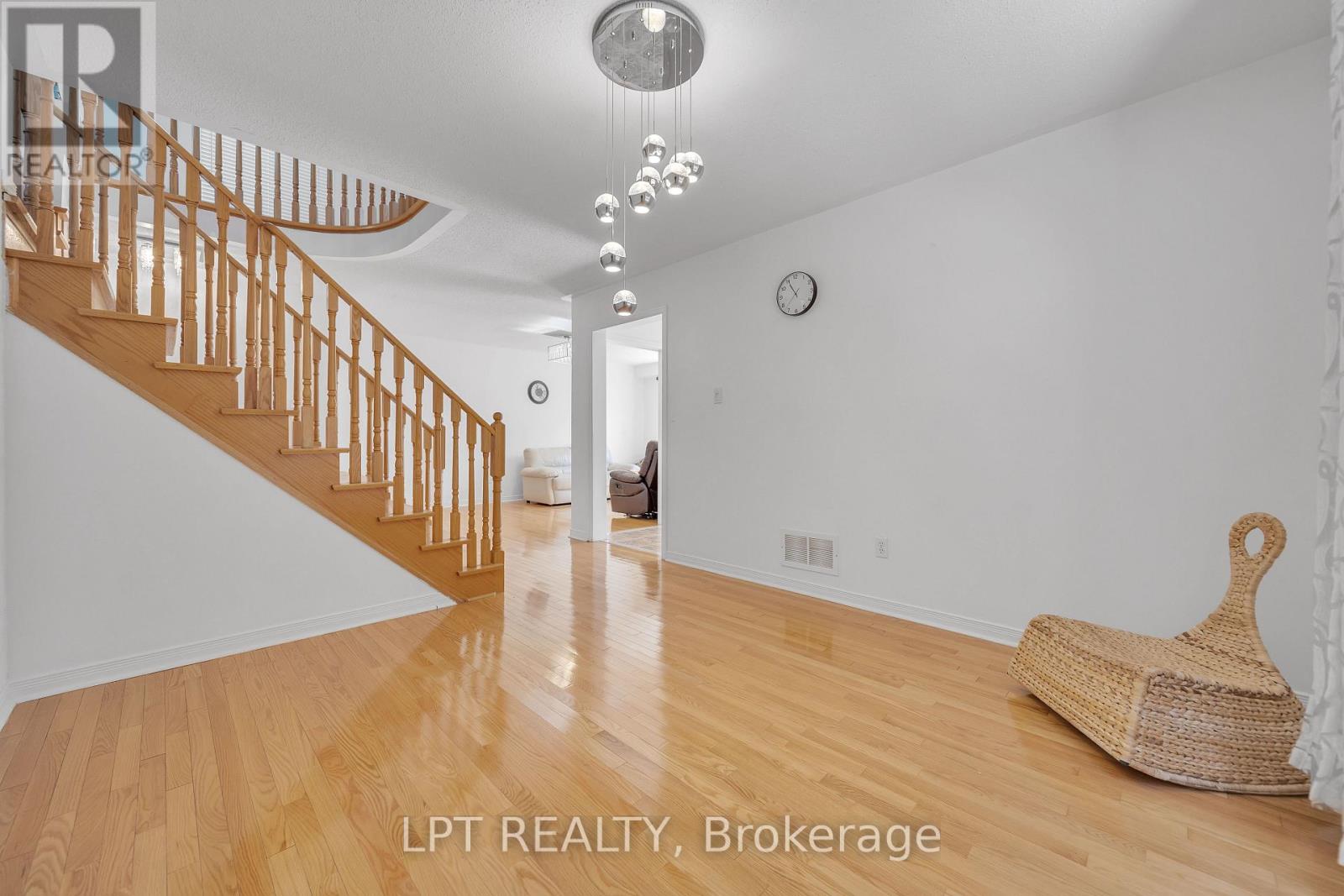 83 River Rock Crescent — photo 14