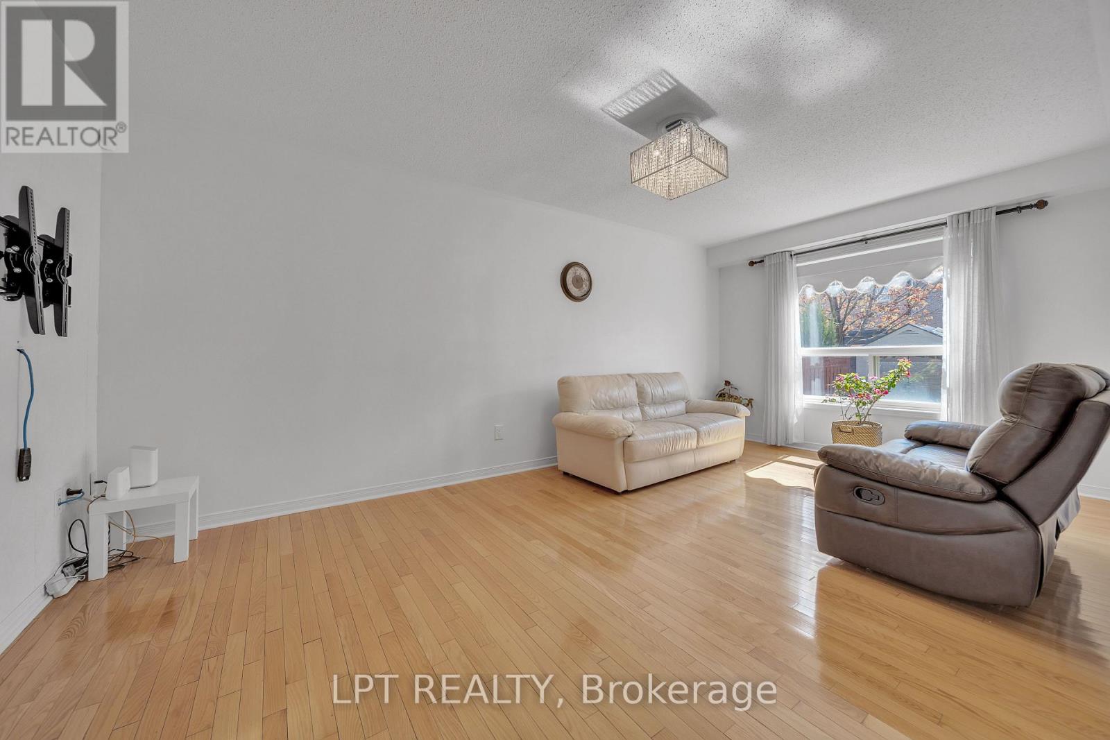 83 River Rock Crescent — photo 15