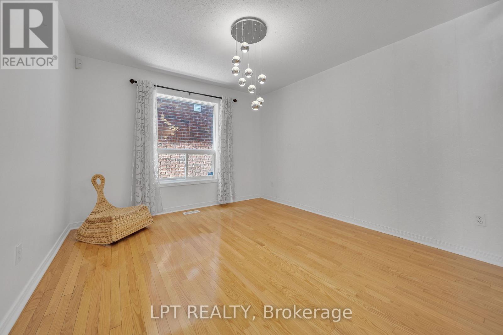 83 River Rock Crescent — photo 16