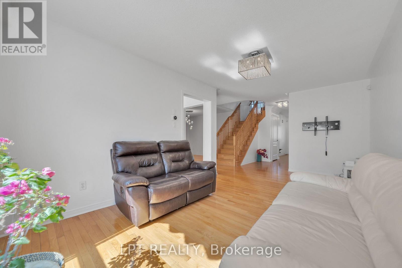 83 River Rock Crescent — photo 18