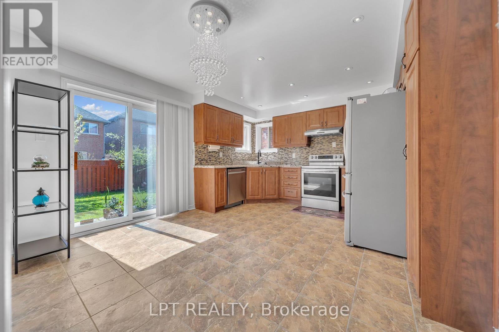 83 River Rock Crescent — photo 19