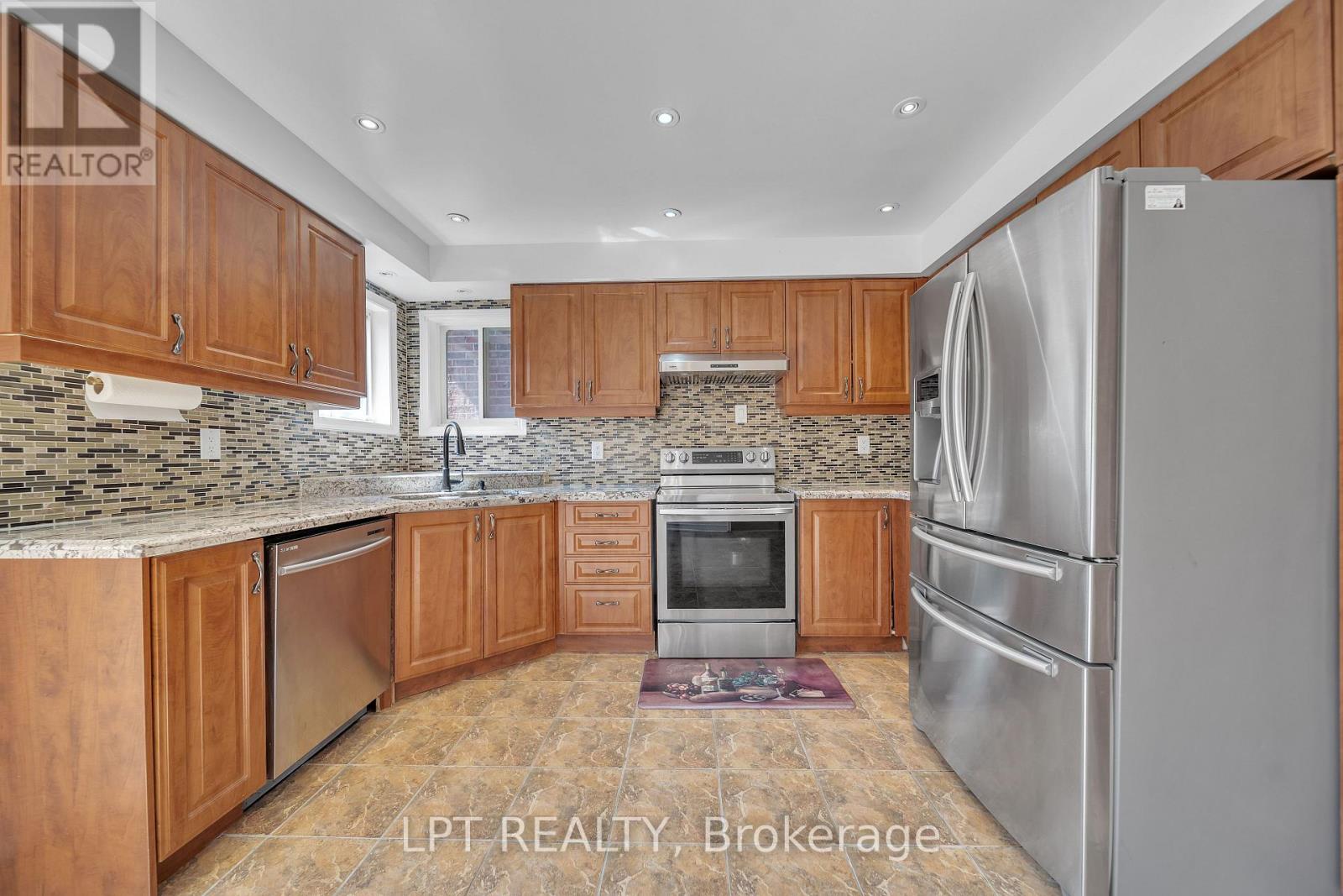 83 River Rock Crescent — photo 21