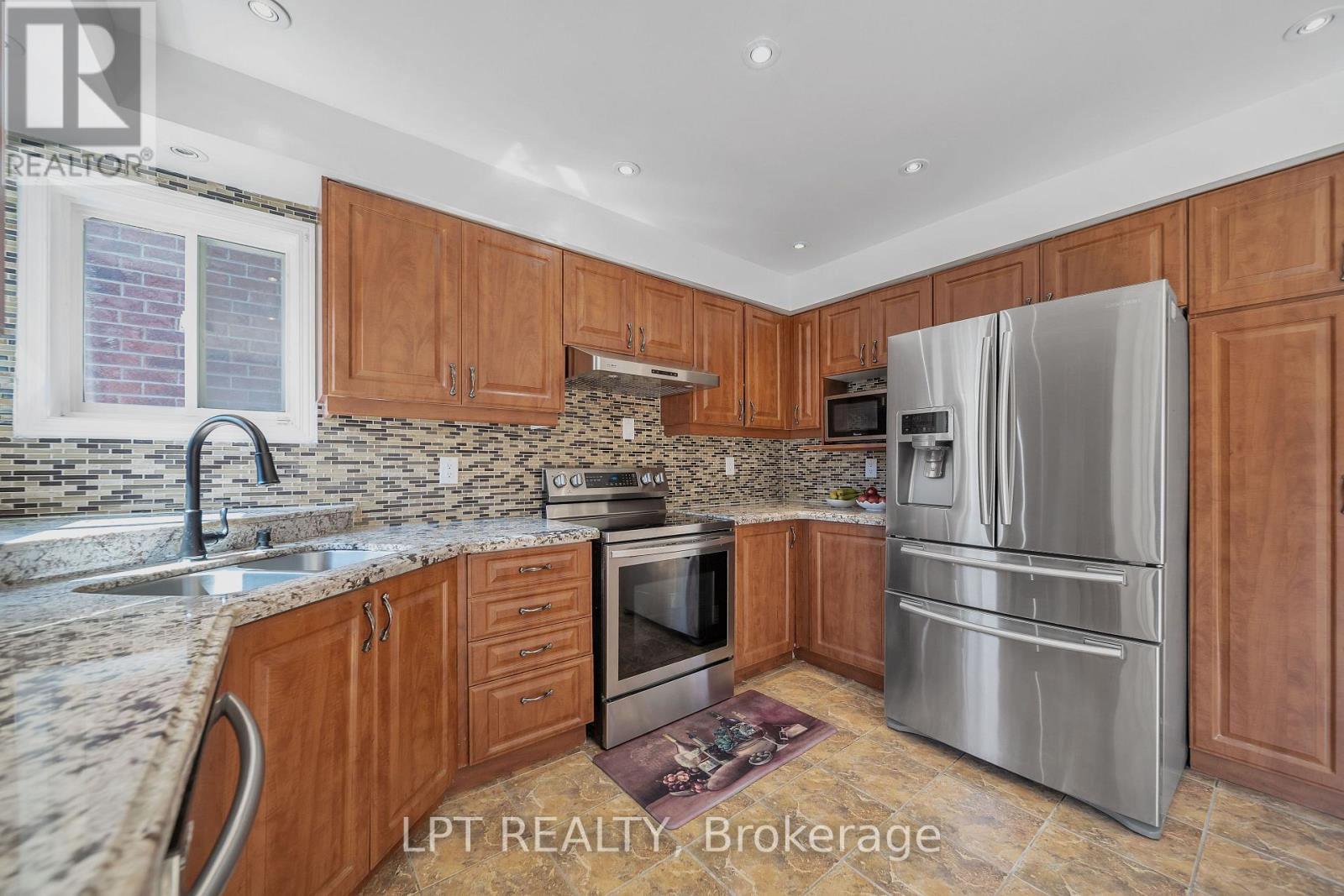 83 River Rock Crescent — photo 22