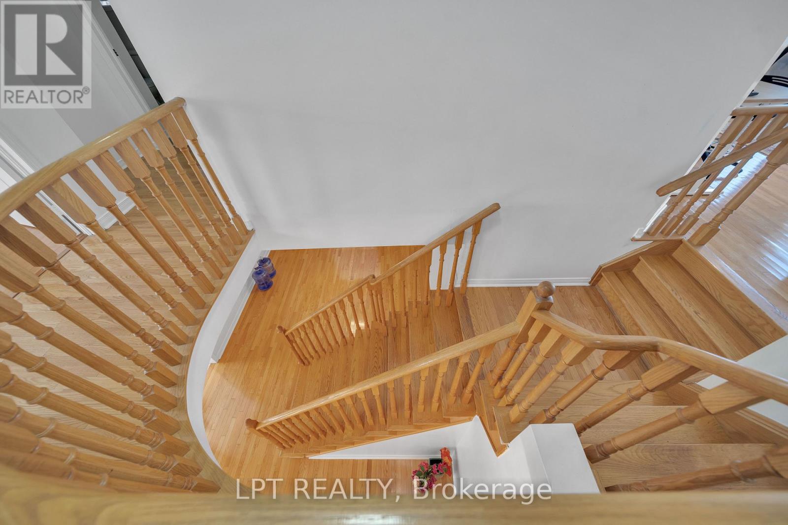 83 River Rock Crescent — photo 23