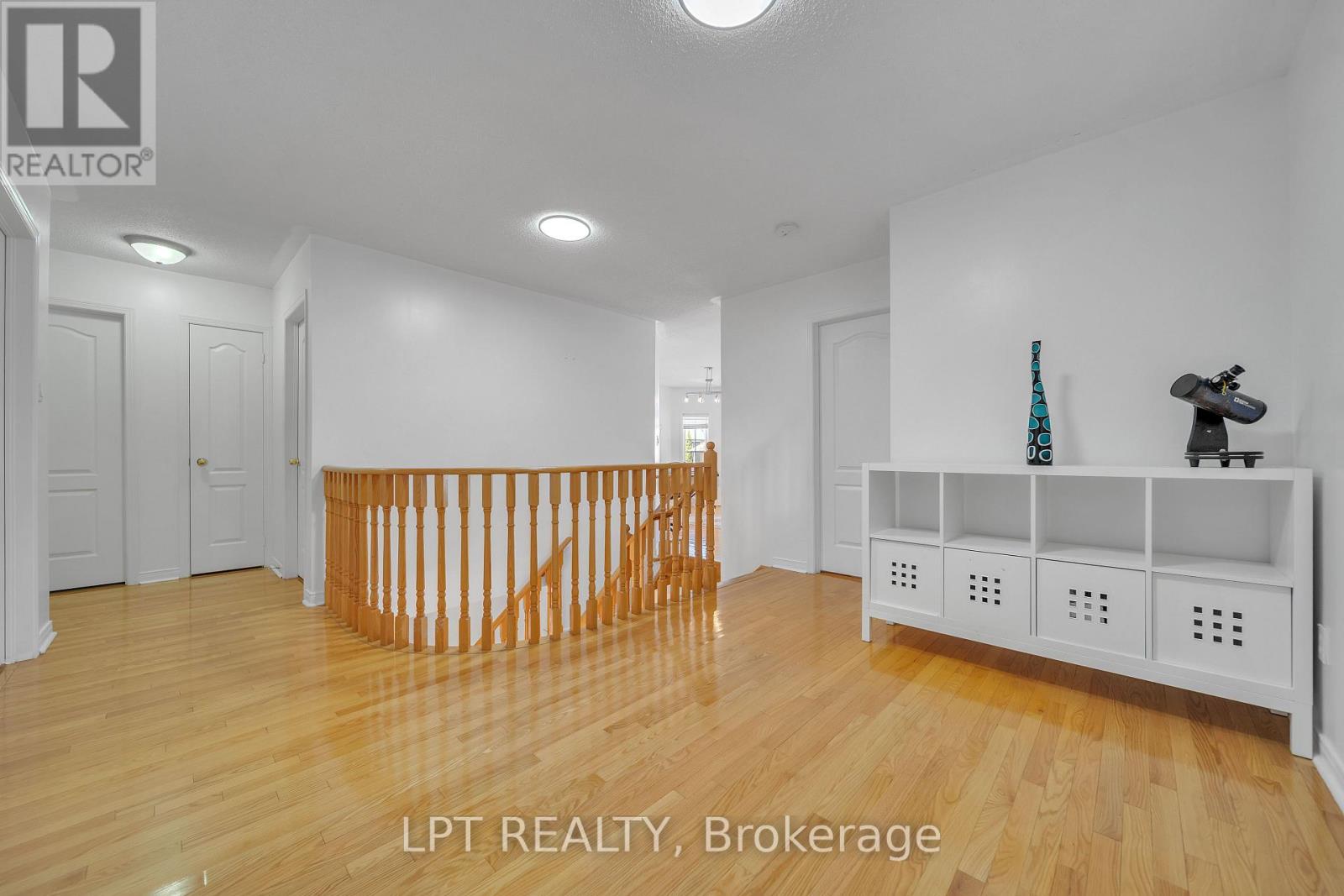 83 River Rock Crescent — photo 24