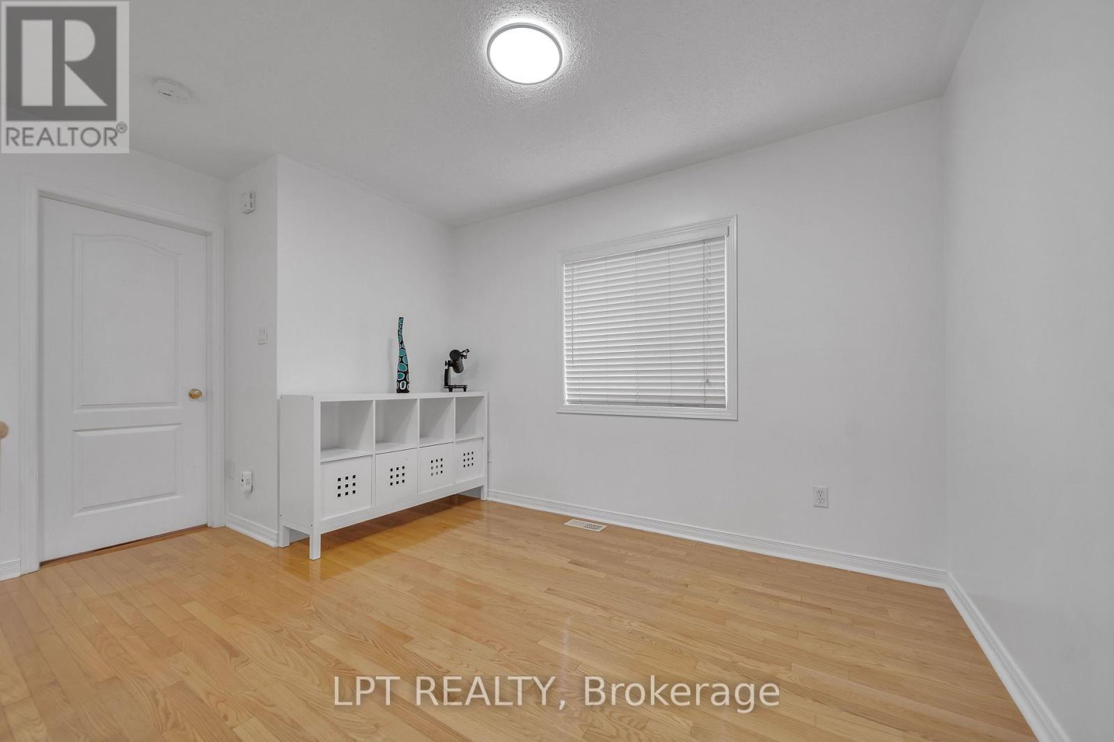 83 River Rock Crescent — photo 26