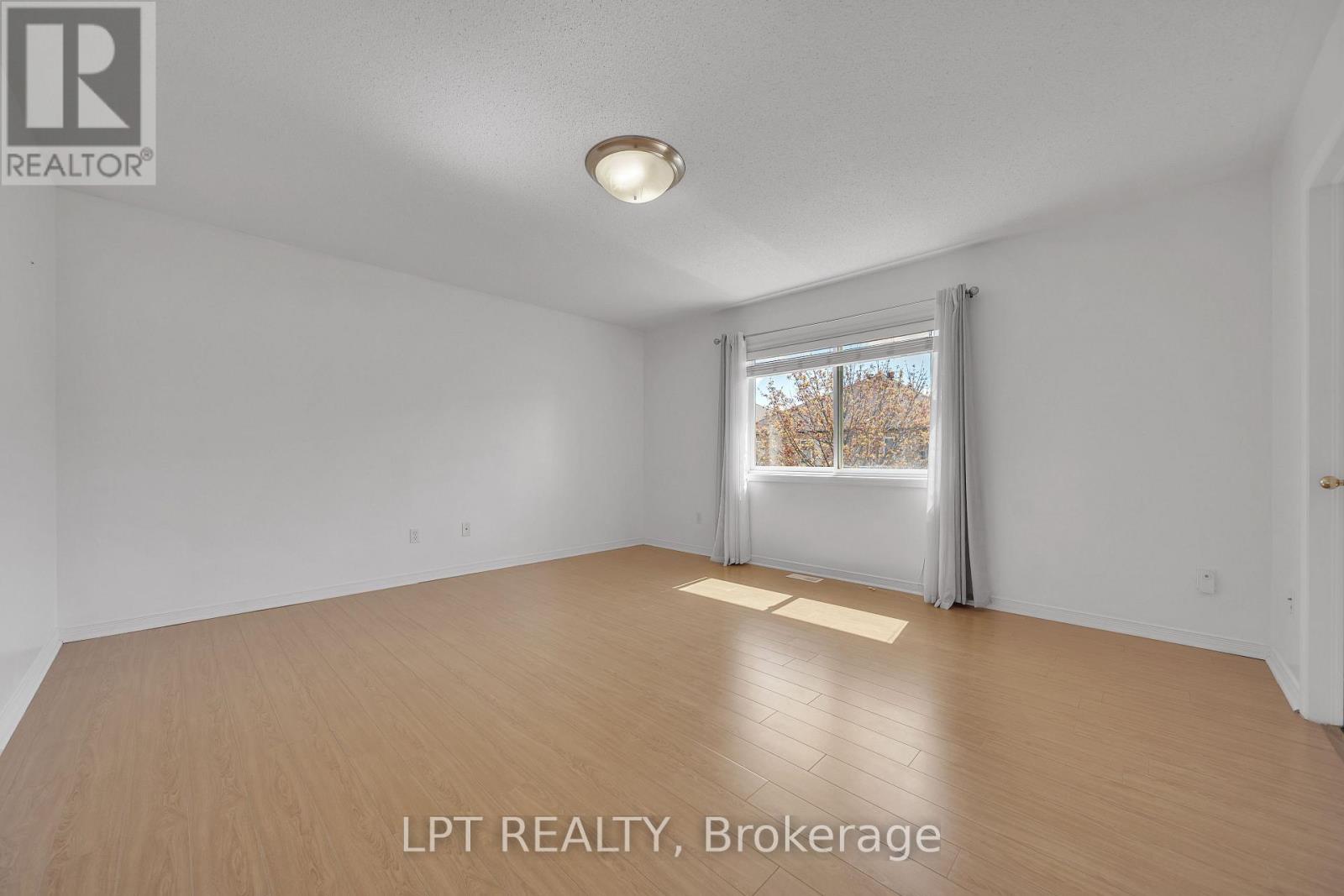 83 River Rock Crescent — photo 29