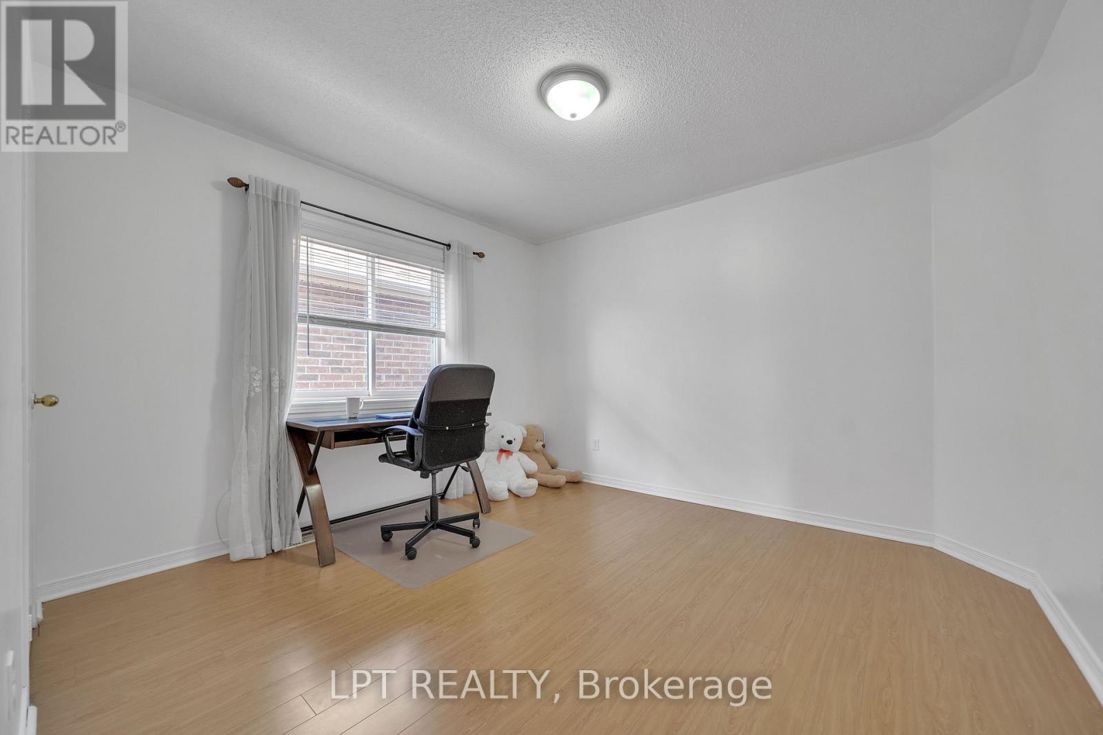 83 River Rock Crescent — photo 32