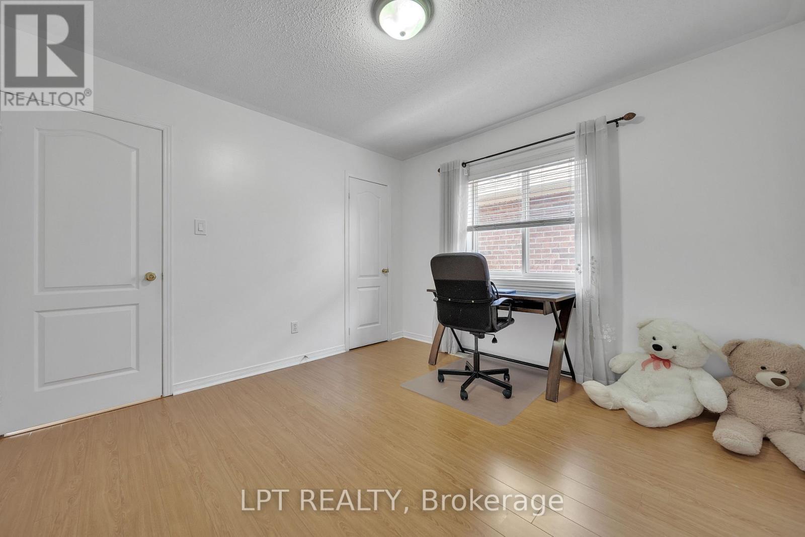 83 River Rock Crescent — photo 33