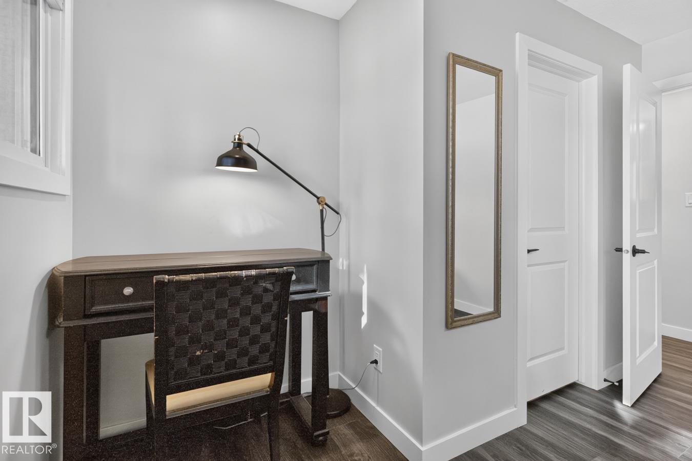 7404 92 AV NW - 17
