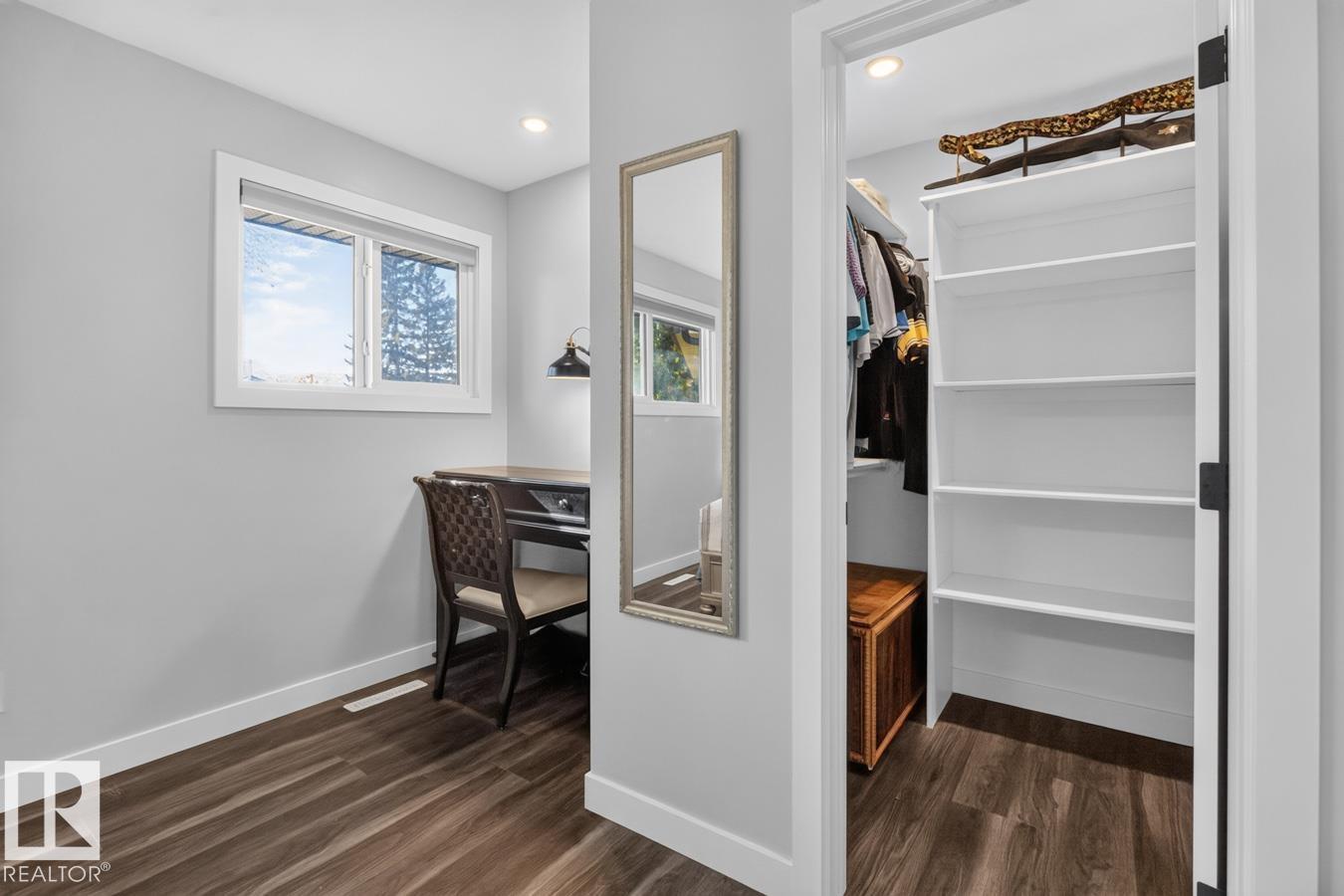 7404 92 AV NW - 18